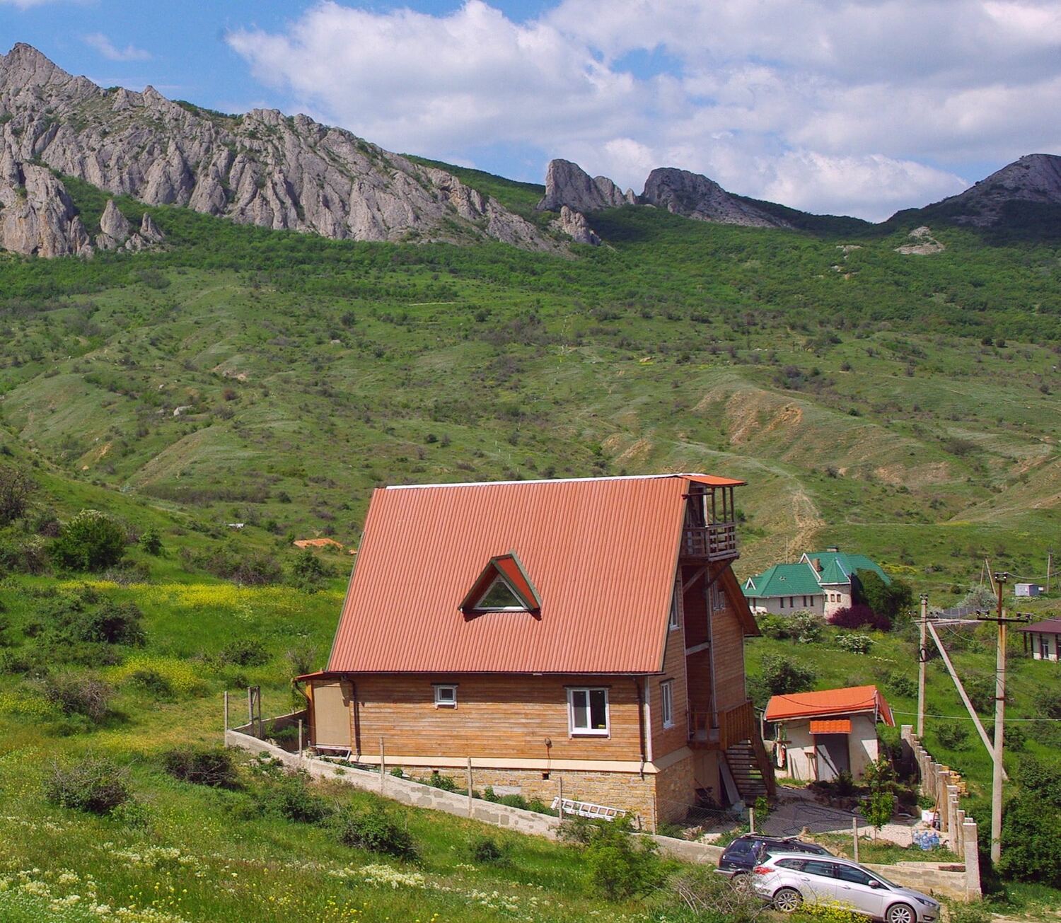 Гостевой дом в горах на границе с Карадагом. Гостевой дом Innrock в Коктебеле